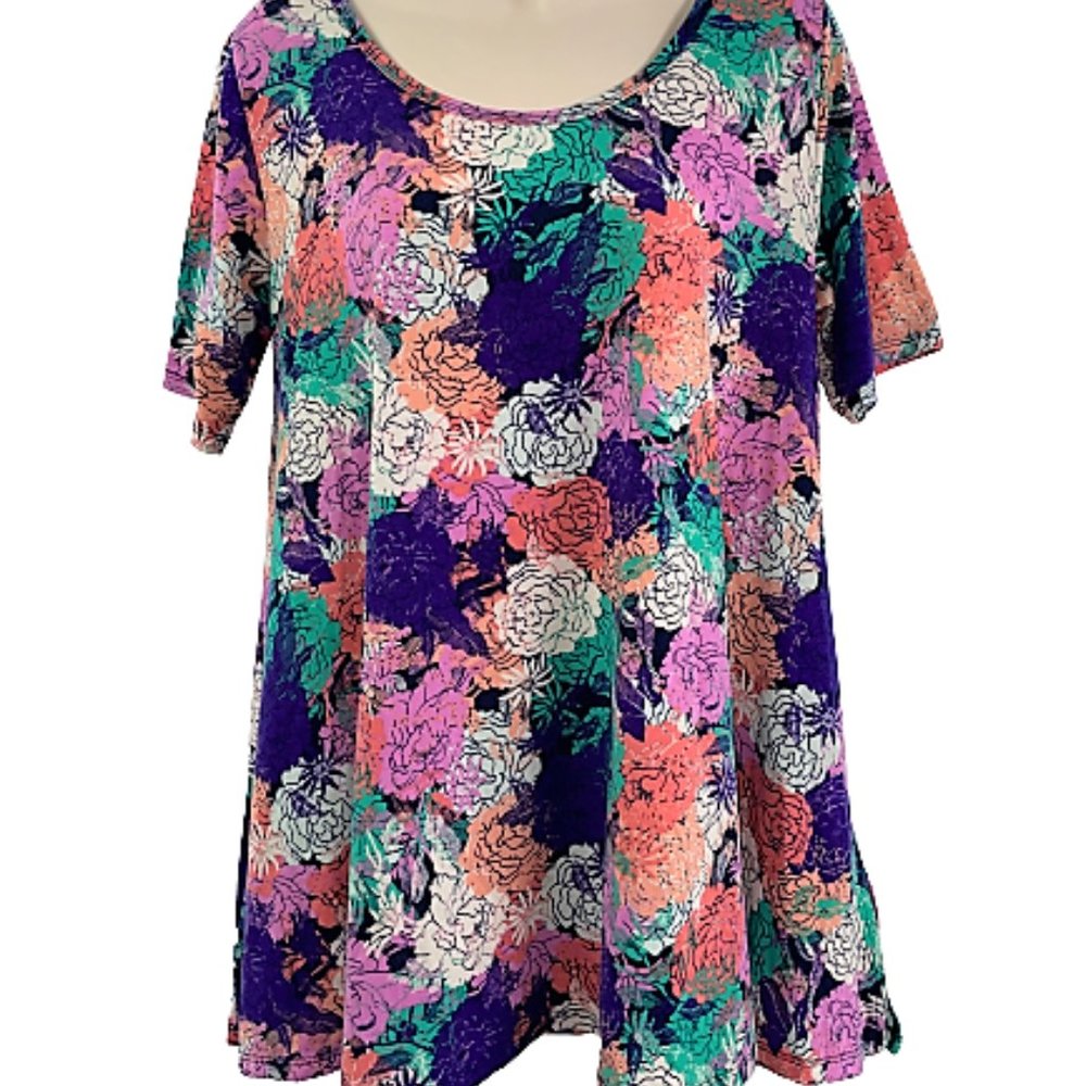 LULAROE Sz M Simply Comfortable Purple Floral Top!